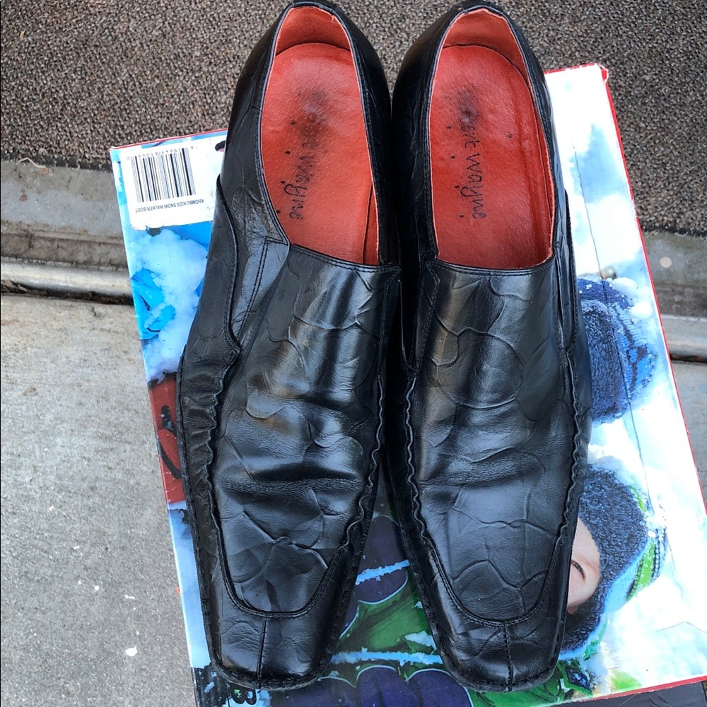 Robert Wayne Black Textured Loafers